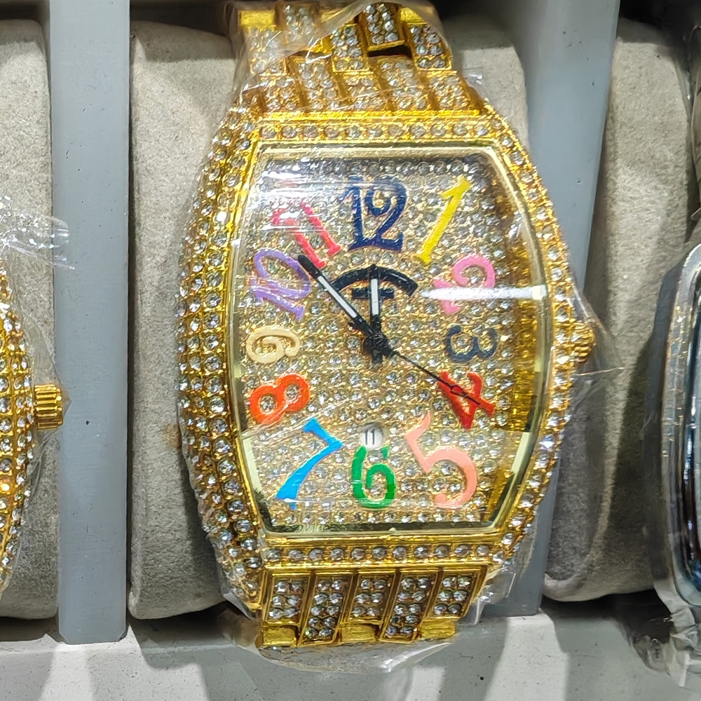 Tonneau horloge zonder logo, v - Luxury Watch Brands Logo recensie en prijs