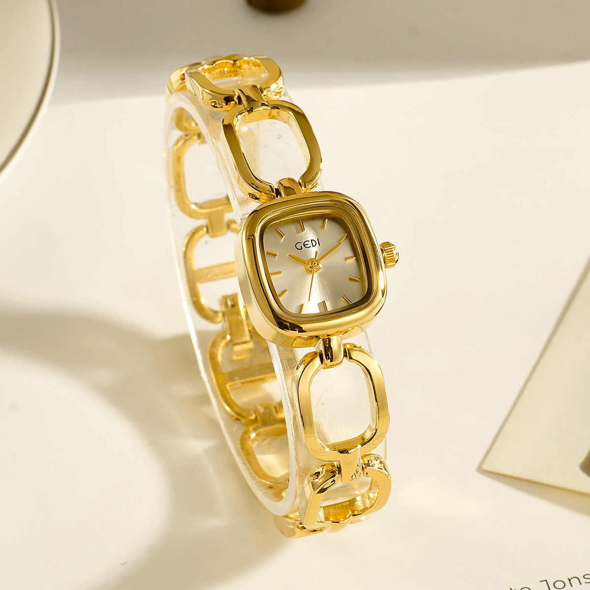 GEDI merk dameshorloges Licht  - Luxury Watch Brand List recensie en prijs