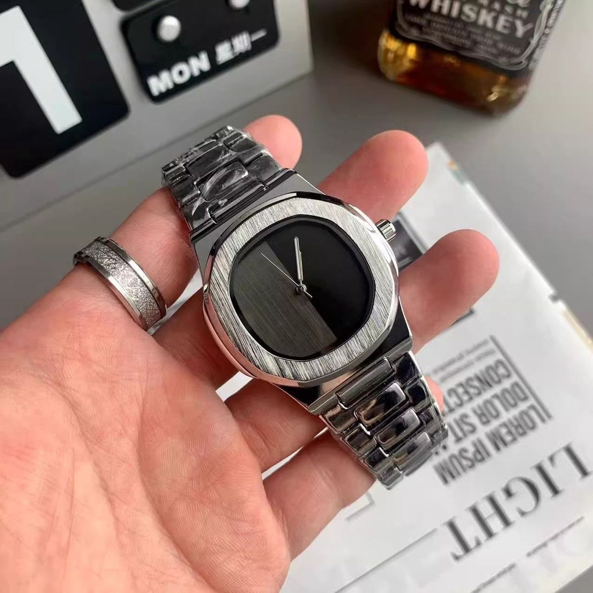 Herenuurwerk met eigen logo, m - Luxury Watch Brands Logo recensie en prijs